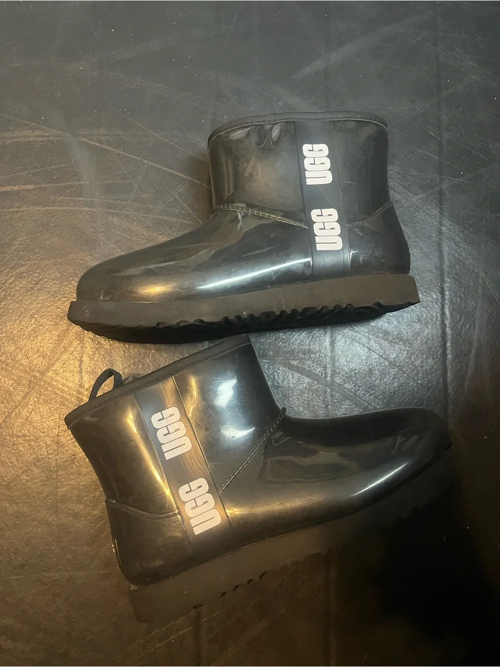 Girls size 5 UGG Classic Clear Mini waterproof boots